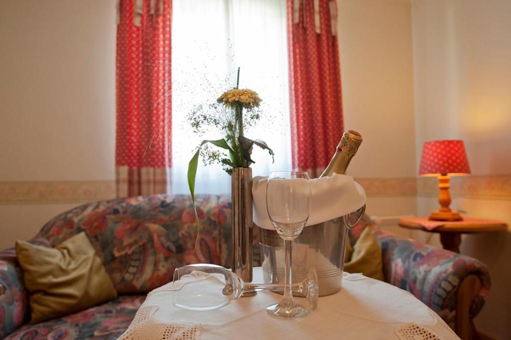 Landhotel Sauerlaender Hof 埃斯洛黑 客房 照片