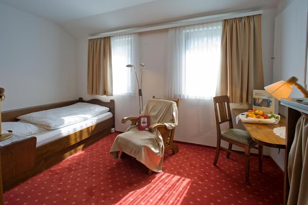 Landhotel Sauerlaender Hof 埃斯洛黑 客房 照片